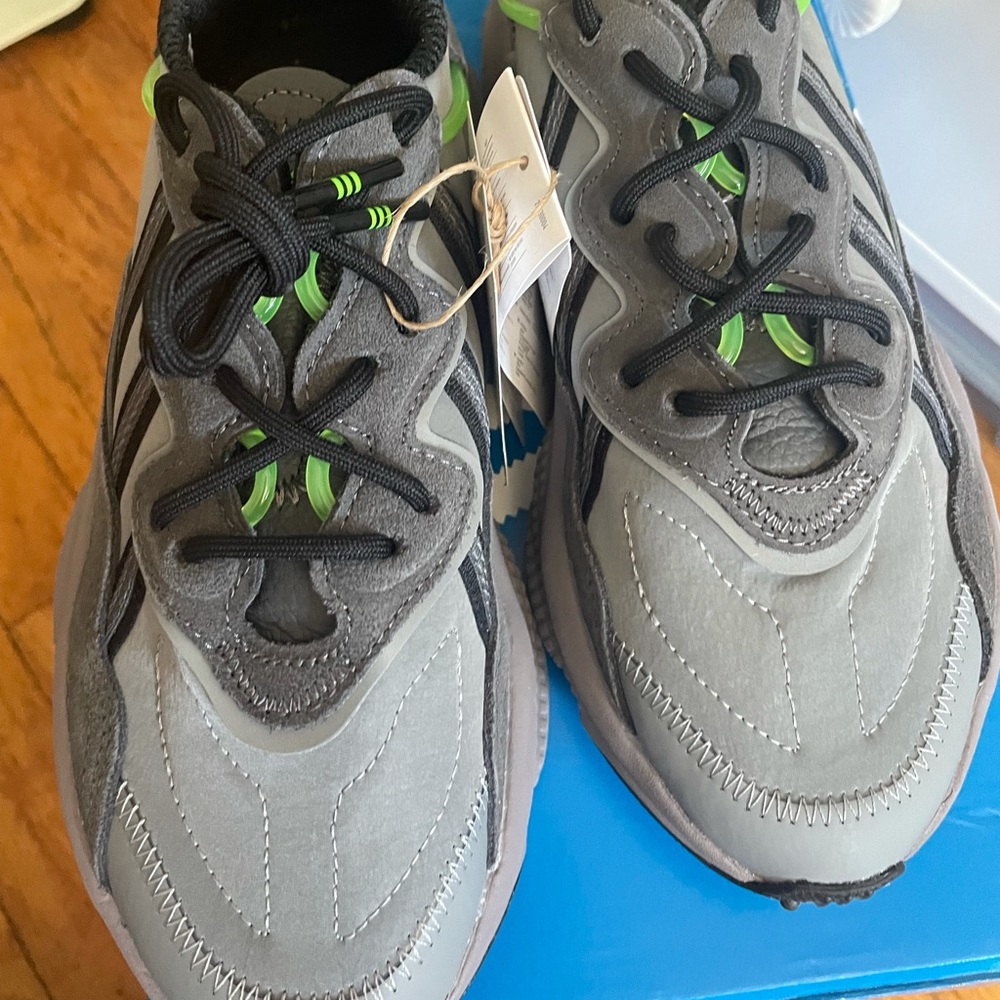 Ozweego gray sneakers in Gray, 5.5